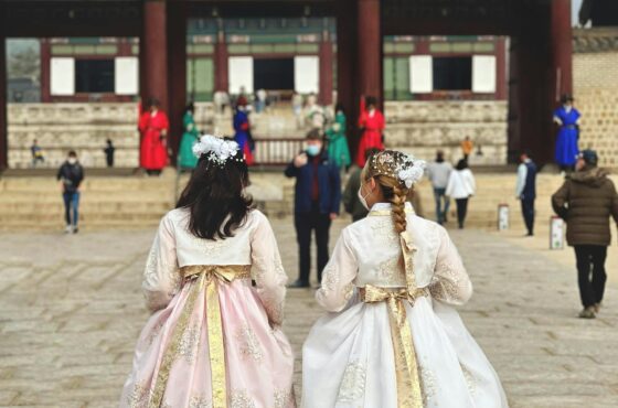 Seoul City Discovery Tour – Culture, Cafés & Theme Park Experiences in South Korea