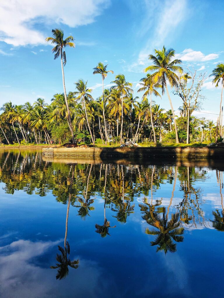 Kerala backwaters tour package navigans