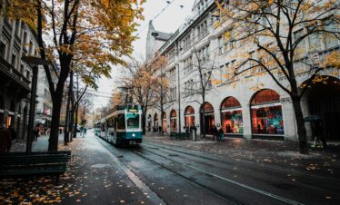 ZURICH WITH CRUISE & Lindt Home of Chocolate Tour